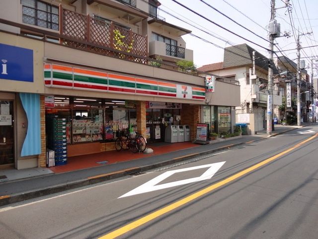 コンビニ　セブンイレブン（コンビニ）まで150m