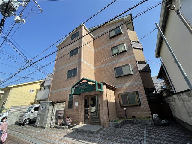 建物外観　■オートロック・防犯カメラ有り