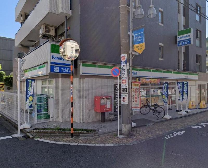 コンビニ　ファミリーマート（コンビニ）まで400m