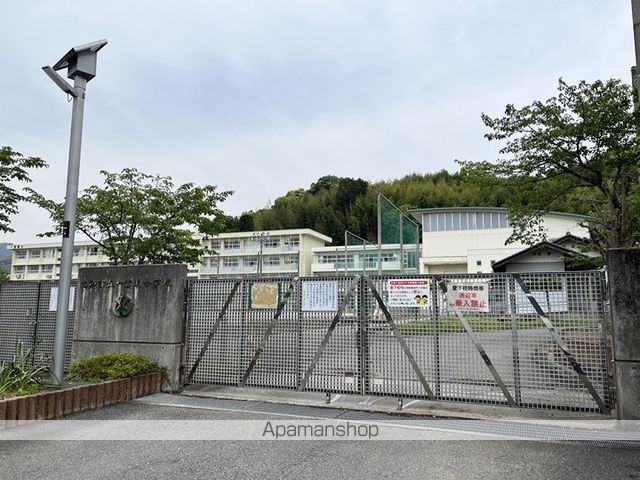 小学校　高知市立一宮東小学校（小学校）まで822m