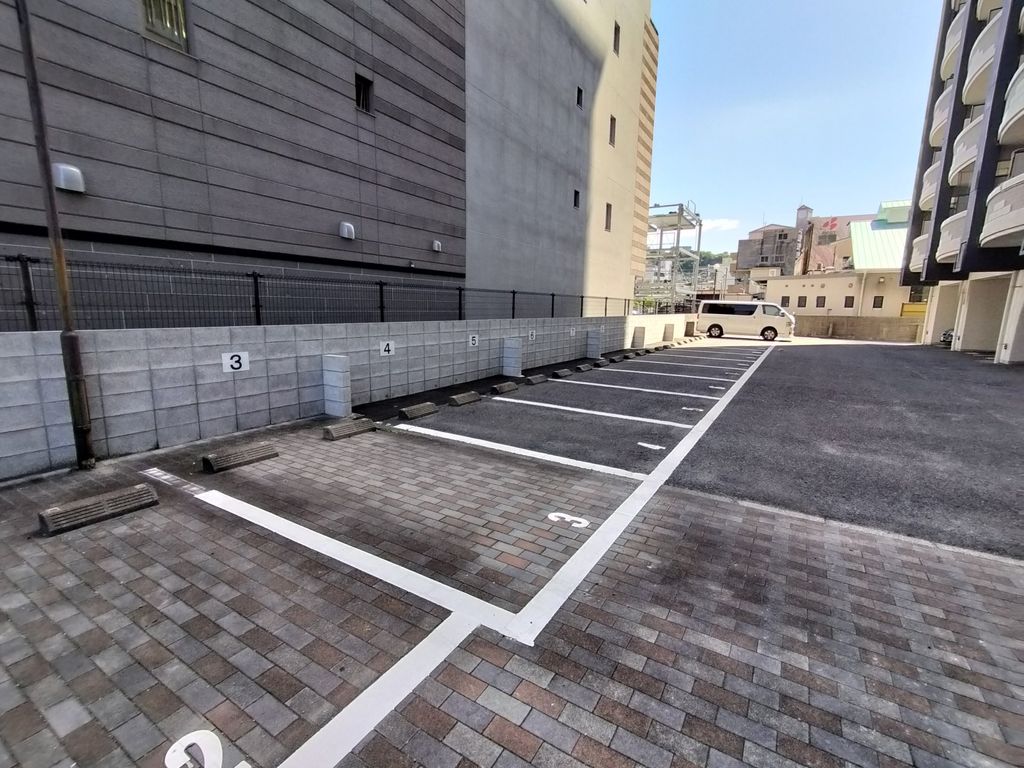 駐車場　駐車場