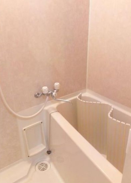 バス・シャワールーム　別部屋の画像を使用しております。