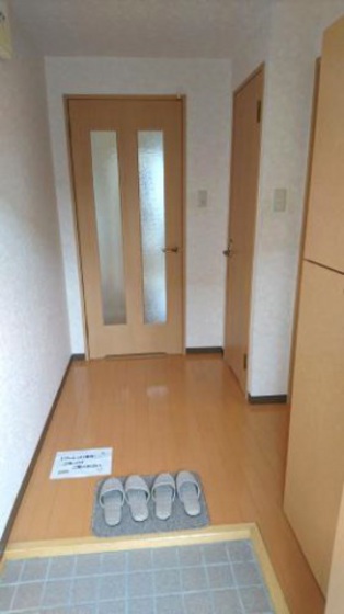 玄関　※別部屋の写真です