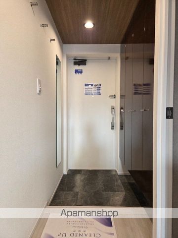ＪＲ山手線 大塚駅 徒歩10分 8階建 築18年の玄関写真