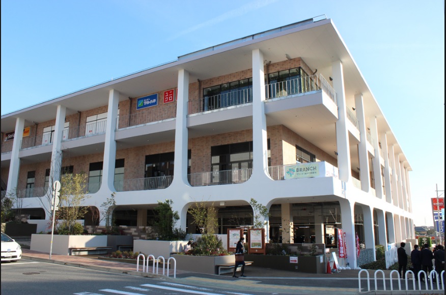 ショッピングセンター　BRANCH(ブランチ)神戸学園都市（ショッピングセンター）まで493m