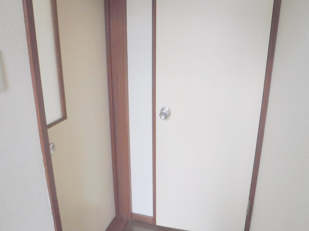 玄関　※他号室の写真になります。ご参考ください