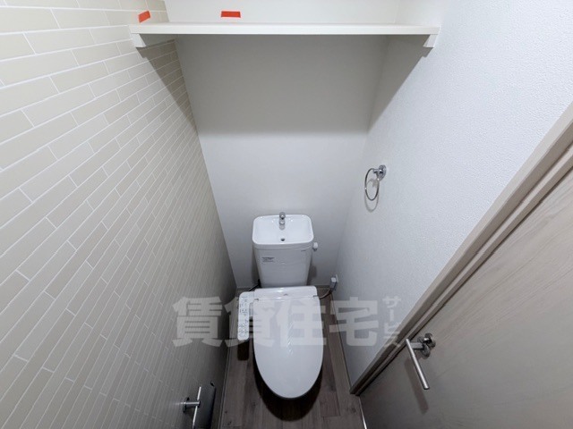 南海本線 湊駅 徒歩9分 3階建 築1年のトイレ写真