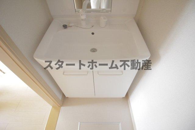 洗面設備　脱衣スペースもあります