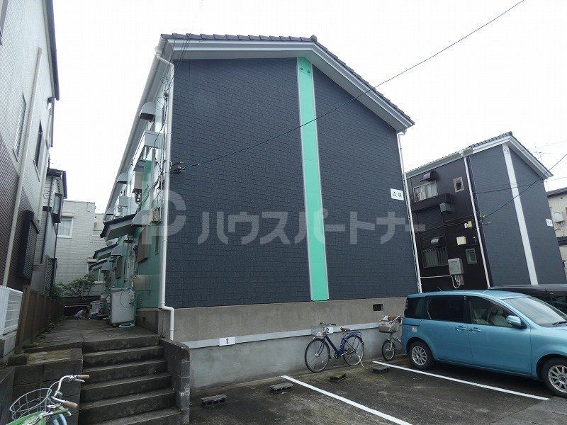 建物外観　駐車場