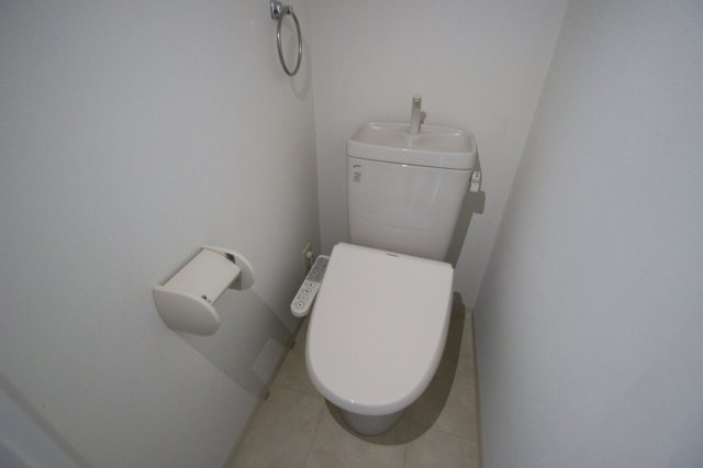 トイレ　別室参考写真です。