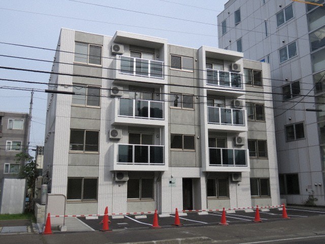 建物外観　☆月寒中央駅徒歩6分☆