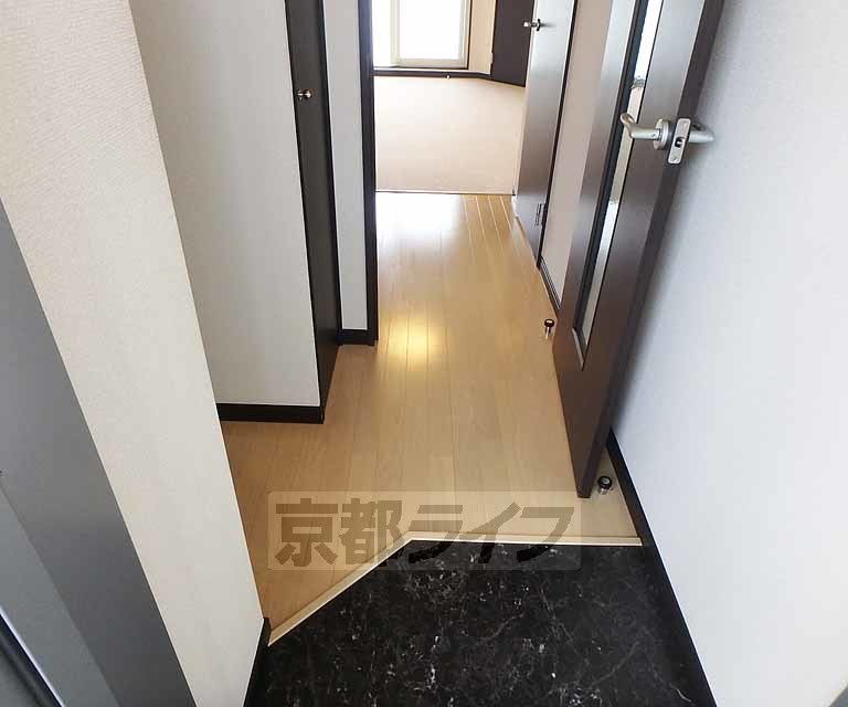 その他部屋・スペース　玄関から廊下にかけて
