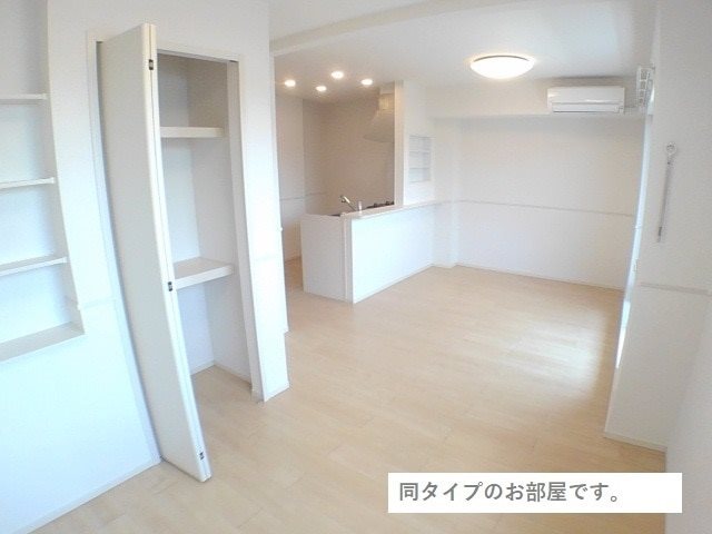 居室・リビング　※別号室の参考写真です