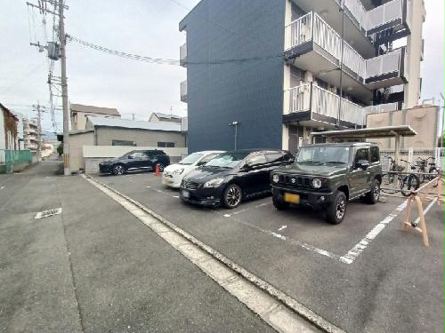 駐車場　駐車スペースです。