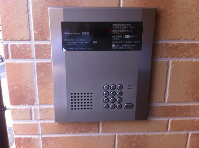 エントランス　オートロック完備
