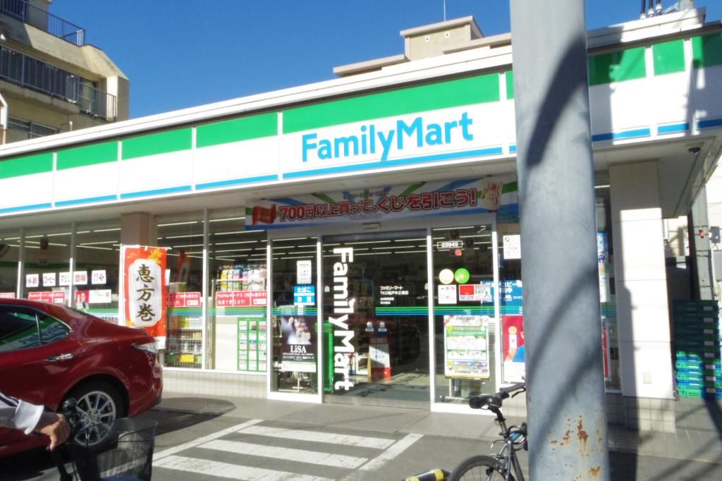 コンビニ　ファミリーマート亀戸中之橋店（コンビニ）まで370m