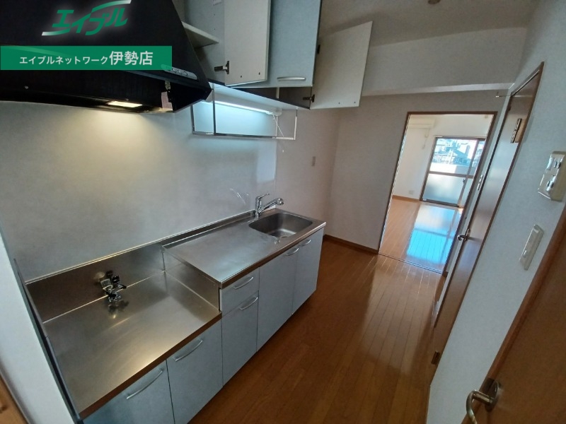 キッチン　別部屋反転画像参考