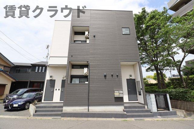建物外観　落ち着いたカラーのスタイリッシュなデザインが際立ちます！