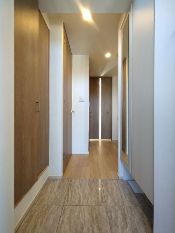 玄関　（別タイプ参考写真）クレイシア板橋モデルノ　板橋区板橋4