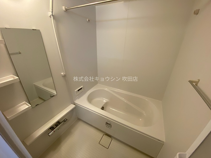 地下鉄御堂筋線 江坂駅 徒歩10分 10階建 新築の風呂写真