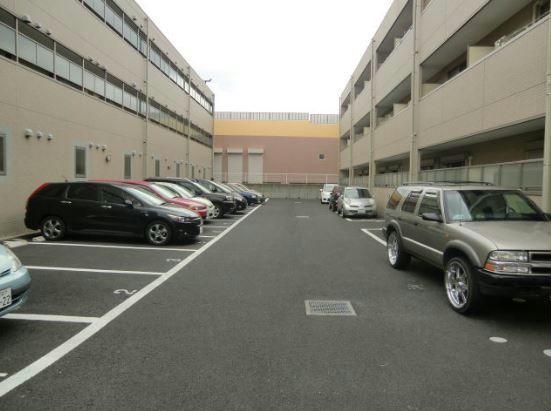 駐車場　駐車場