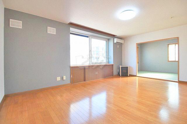 眺望　窓が大きく明るいお部屋です♪