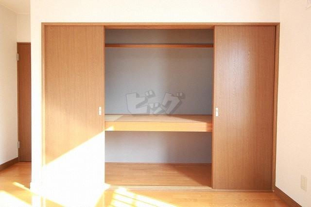 収納　衣類の収納に便利なクローゼットが付いています！