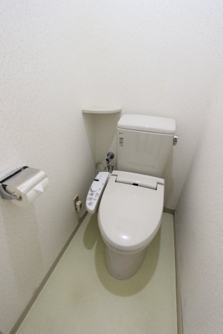 トイレ　※同タイプの別部屋になります。 ウォシュレットは付いておりま