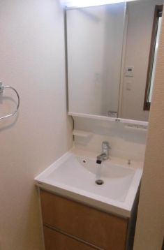 洗面設備　コンパクトで使いやすい洗面所