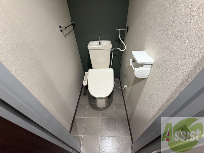 トイレ　こちらはトイレです。清潔感があり、安心して使用できます。