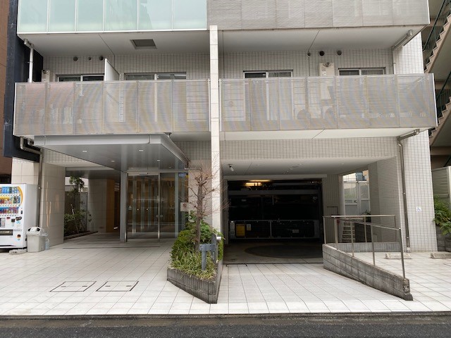 エントランス　毎日通るエントランスはこのようになっています