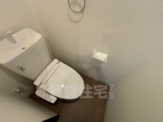 地下鉄東西線 東野駅 徒歩14分 3階建 築3年のトイレ写真