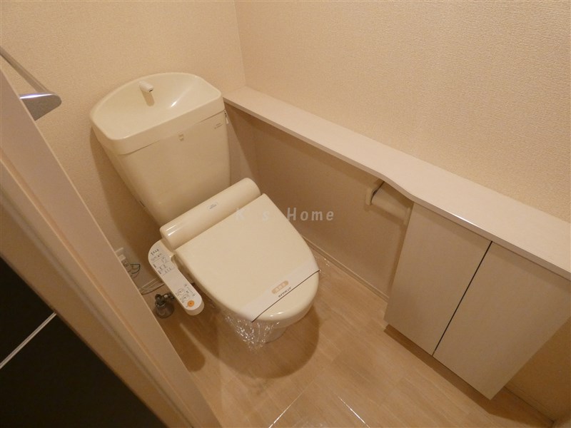 ＪＲ東海道本線 甲子園口駅 徒歩6分 3階建 築13年のトイレ写真