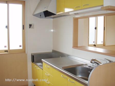 キッチン　換気と採光に嬉しい窓ありカウンターキッチン☆