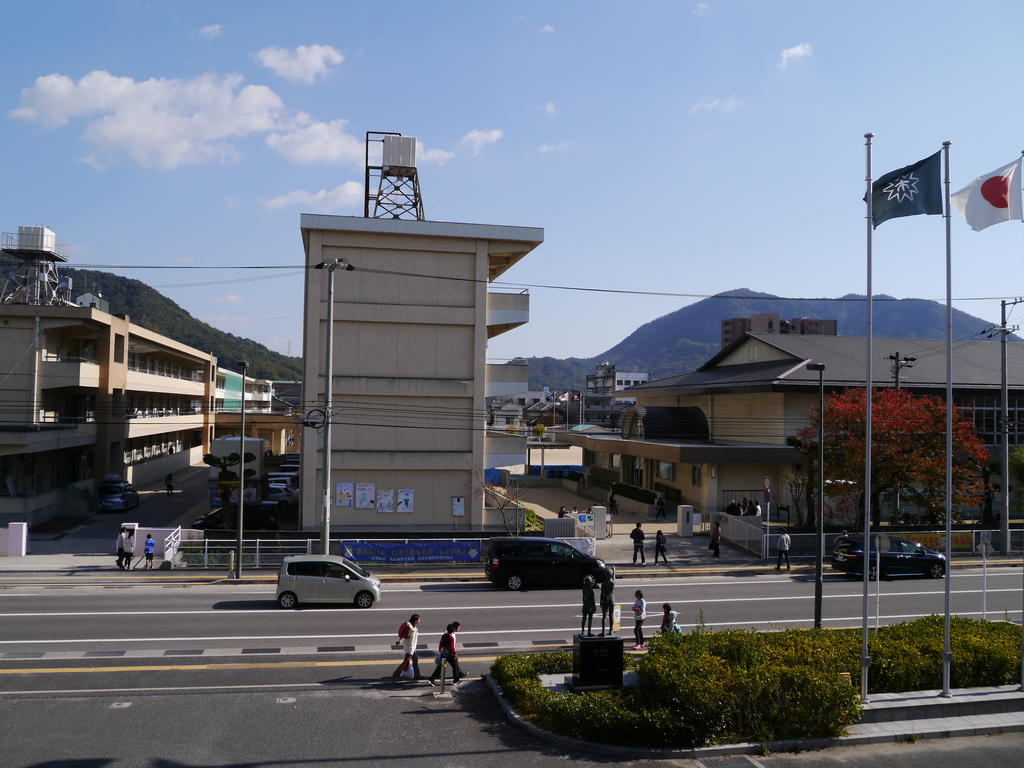 【広川アパート　8号室の小学校】