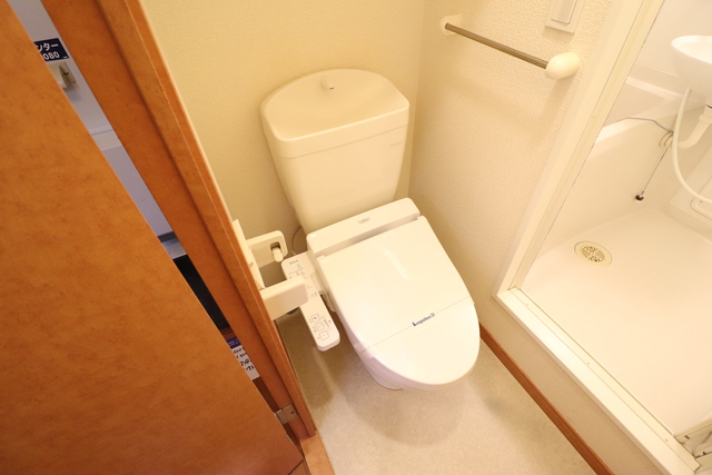 トイレ　ウォシュレット付