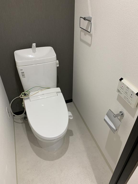 ＪＲ大阪環状線 弁天町駅 徒歩8分 7階建 築12年のトイレ写真