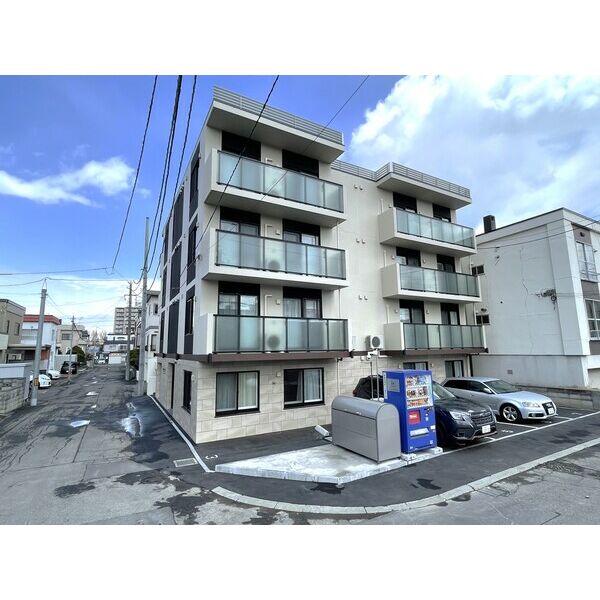札幌市北区新琴似十条のマンションの建物外観