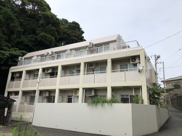 クリオ横須賀壱番館の建物外観
