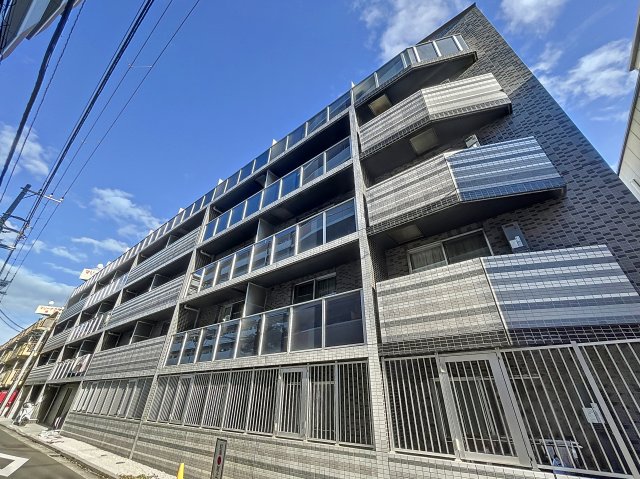 SYNEX HIGAHI-KANAGAWA[シーネクス東神奈川]の建物外観