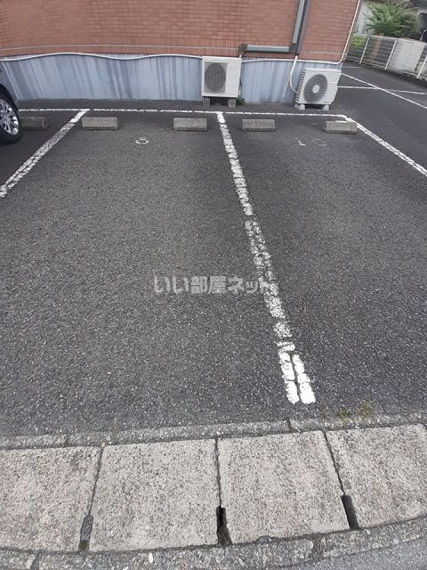 【宇都宮市川俣町のマンションの駐車場】