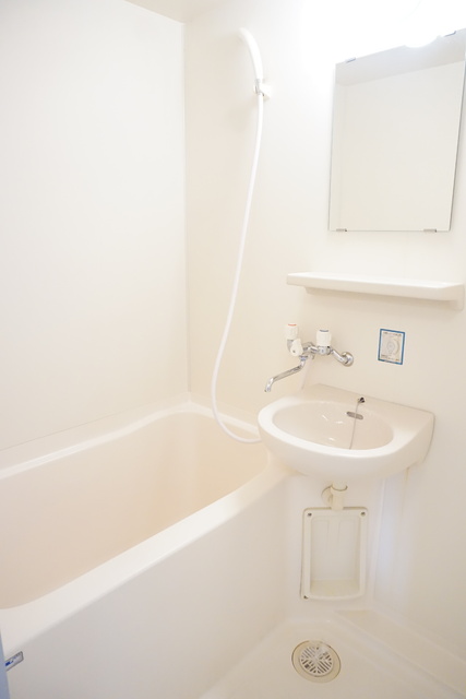 バス・シャワールーム　清潔感のあるバスルームです★