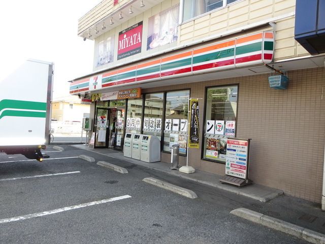 【稲城市東長沼のマンションのコンビニ】