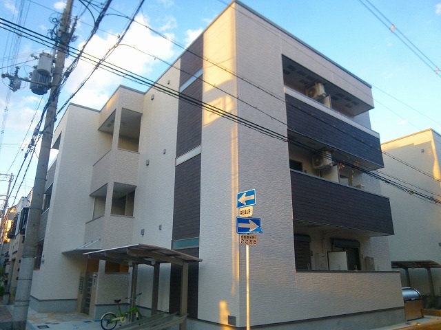 フジパレス駒川中野III番館の建物外観