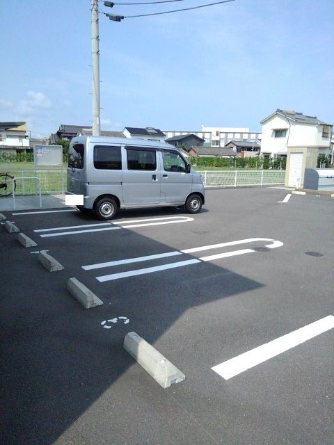 【ＬａＣａｓａＳｐｅｒａｎｚａの駐車場】