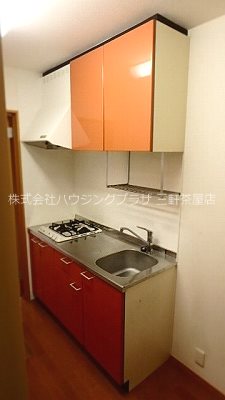 【世田谷区世田谷のアパートのキッチン】