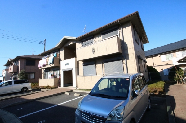 水戸市見川のアパートの建物外観