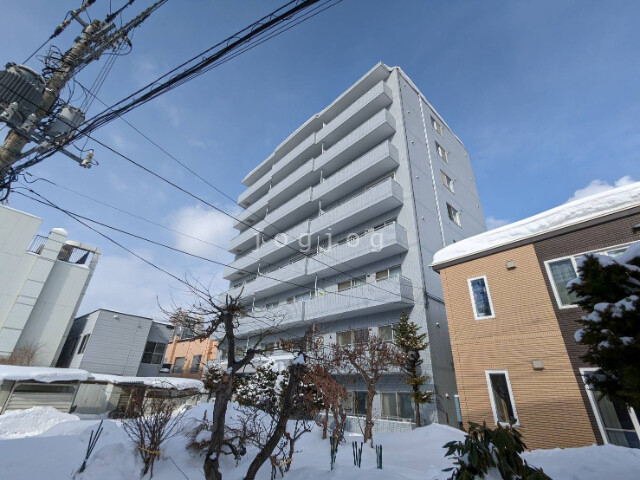 札幌市豊平区水車町のマンションの建物外観