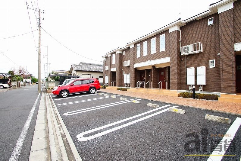 【ふじみ野市清見のアパートの駐車場】