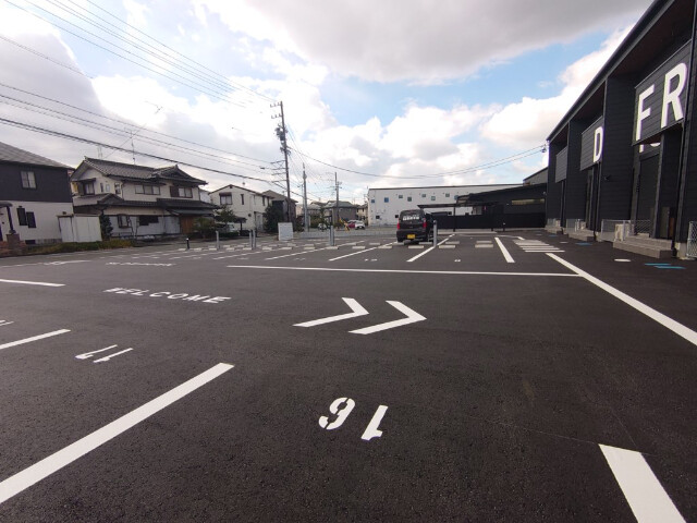 【浜松市浜名区新都田のアパートの駐車場】